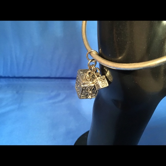 950 sterling bangle w/ prayer box (opens/closes) - Picture 3 of 8